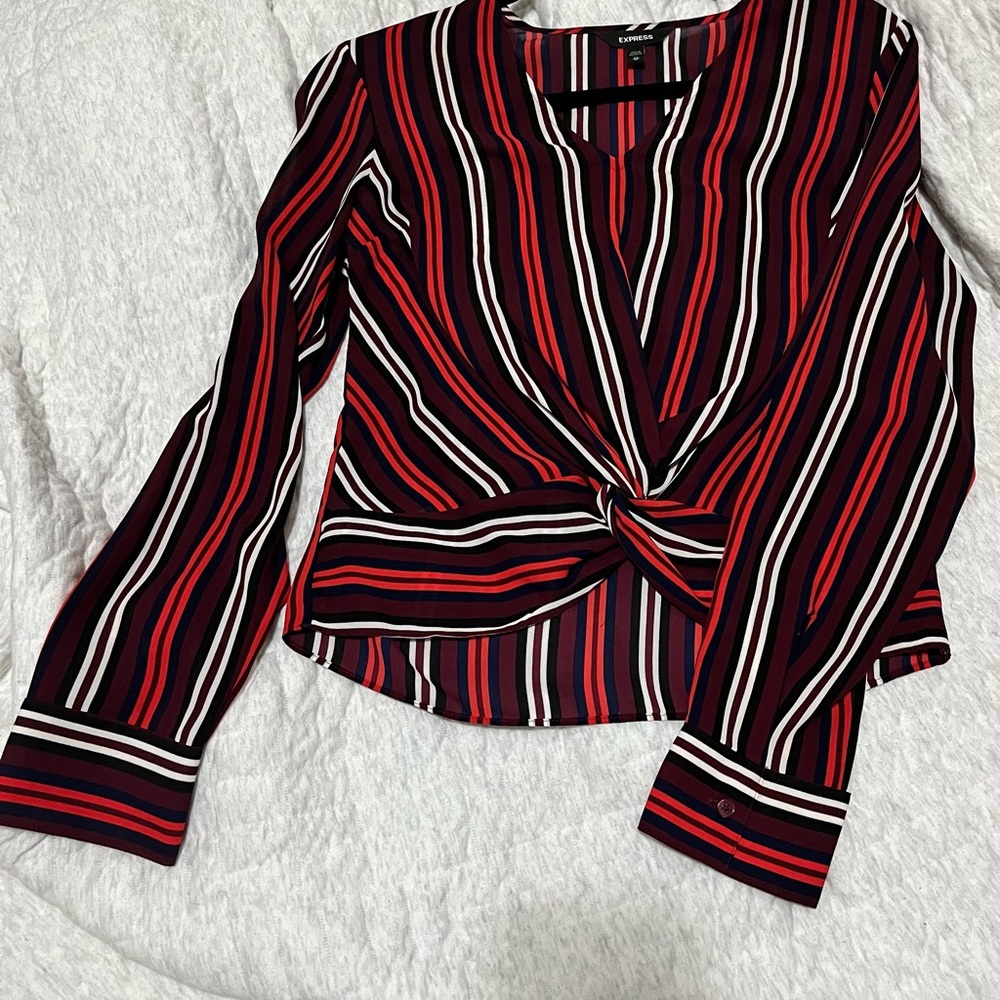 EXPRESS- CROP LONG SLEEVE TOP